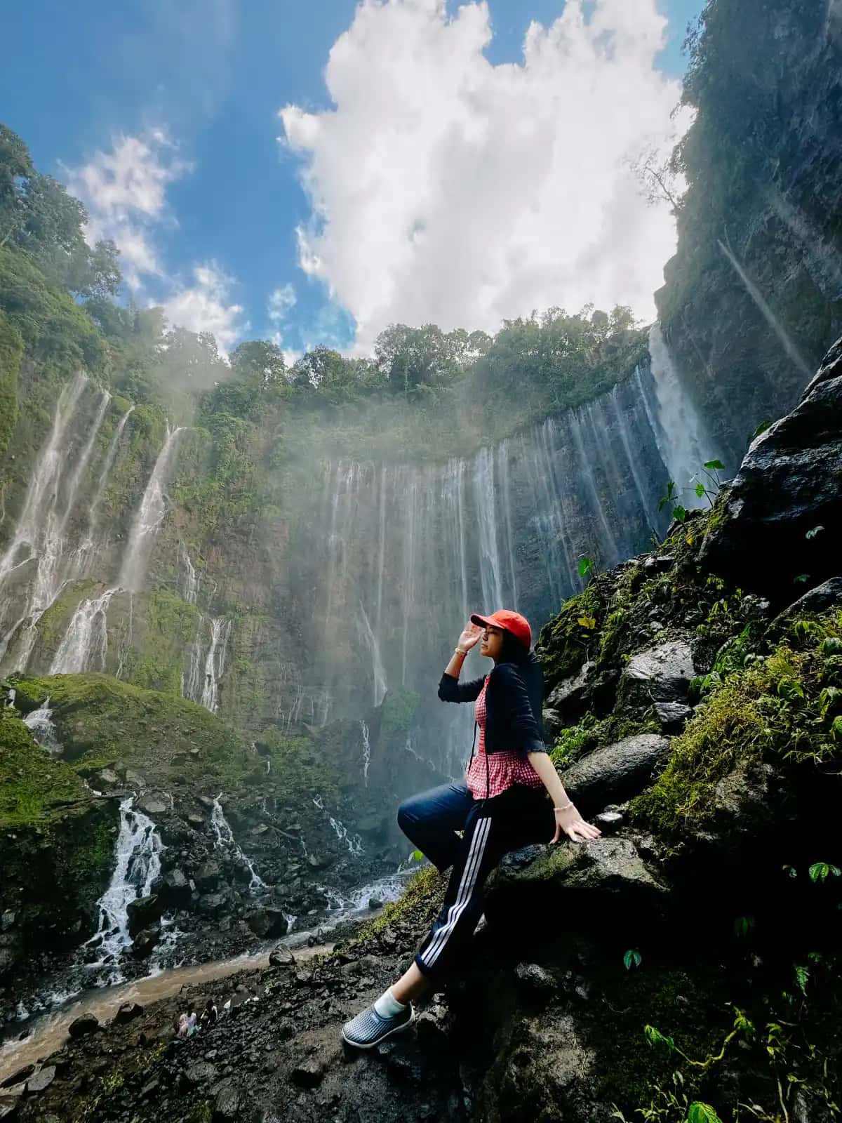 Panduan Lengkap Wisata Segitiga Emas Jawa Timur 3D2N: Rute Bromo, Tumpak Sewu, dan Kawah Ijen Blue Fire