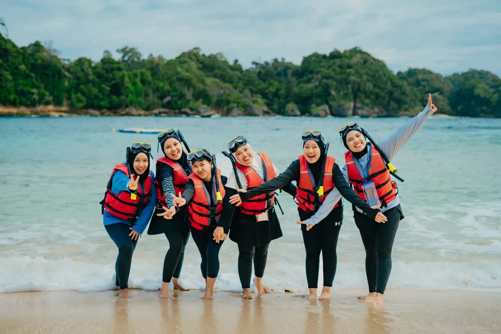 Panduan Wisata Pantai 3 Warna Malang Bulan September: Waktu Terbaik Snorkeling & Tips Kuota Bebas Ribet