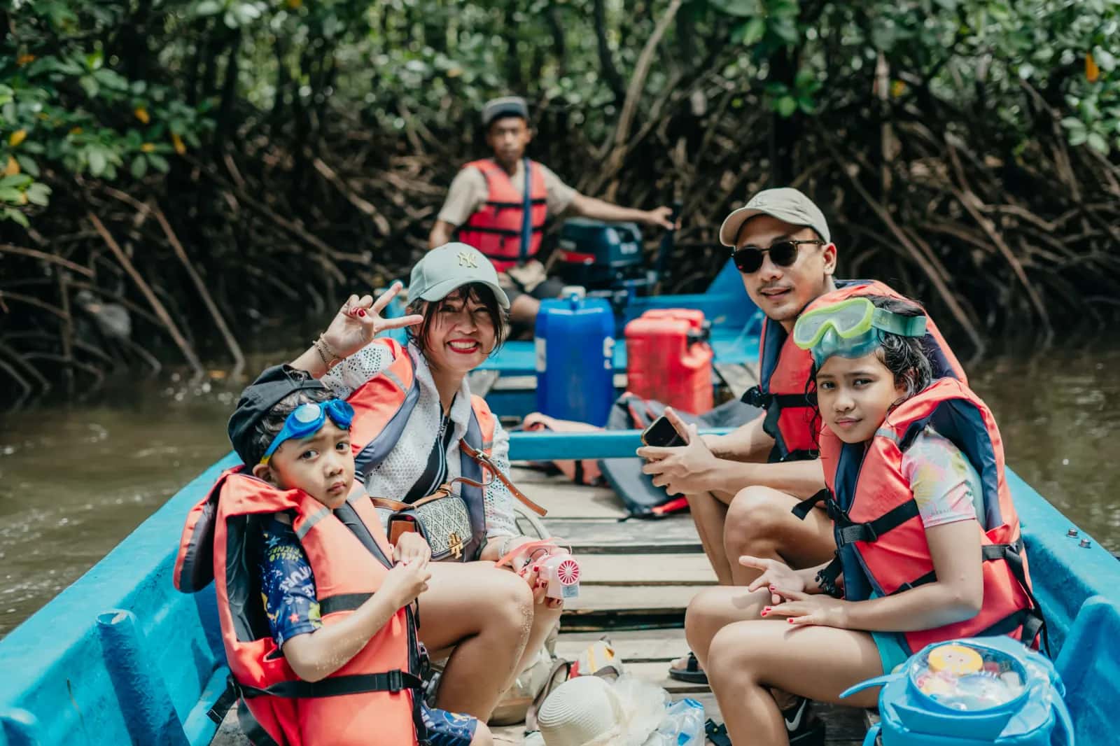 Kapal Pantai 3 Warna