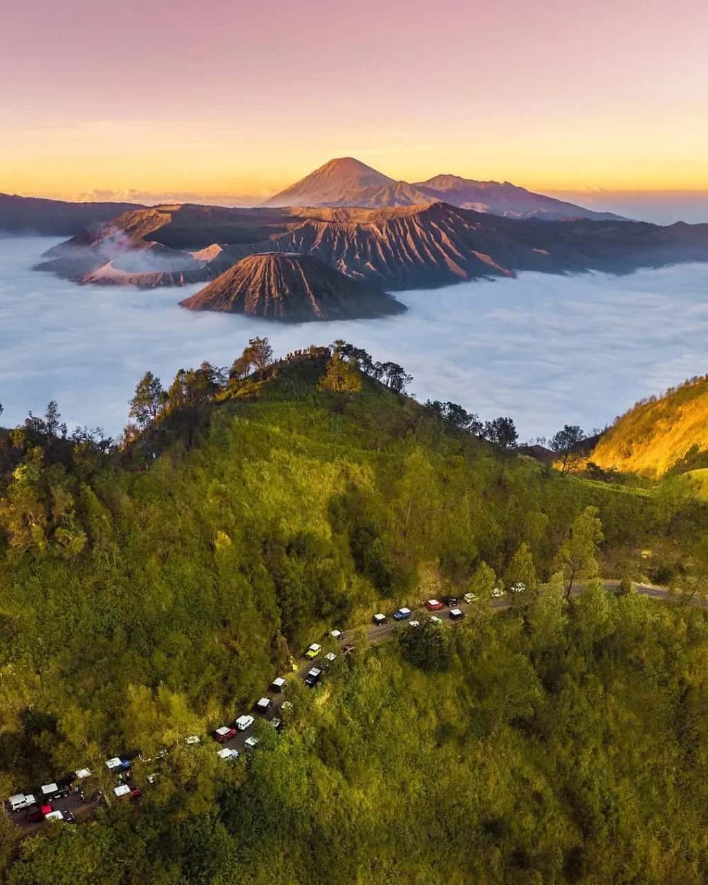 Private Trip Wisata Bromo, Tumpak Sewu, Ijen & Pulau Menjangan 4D3N