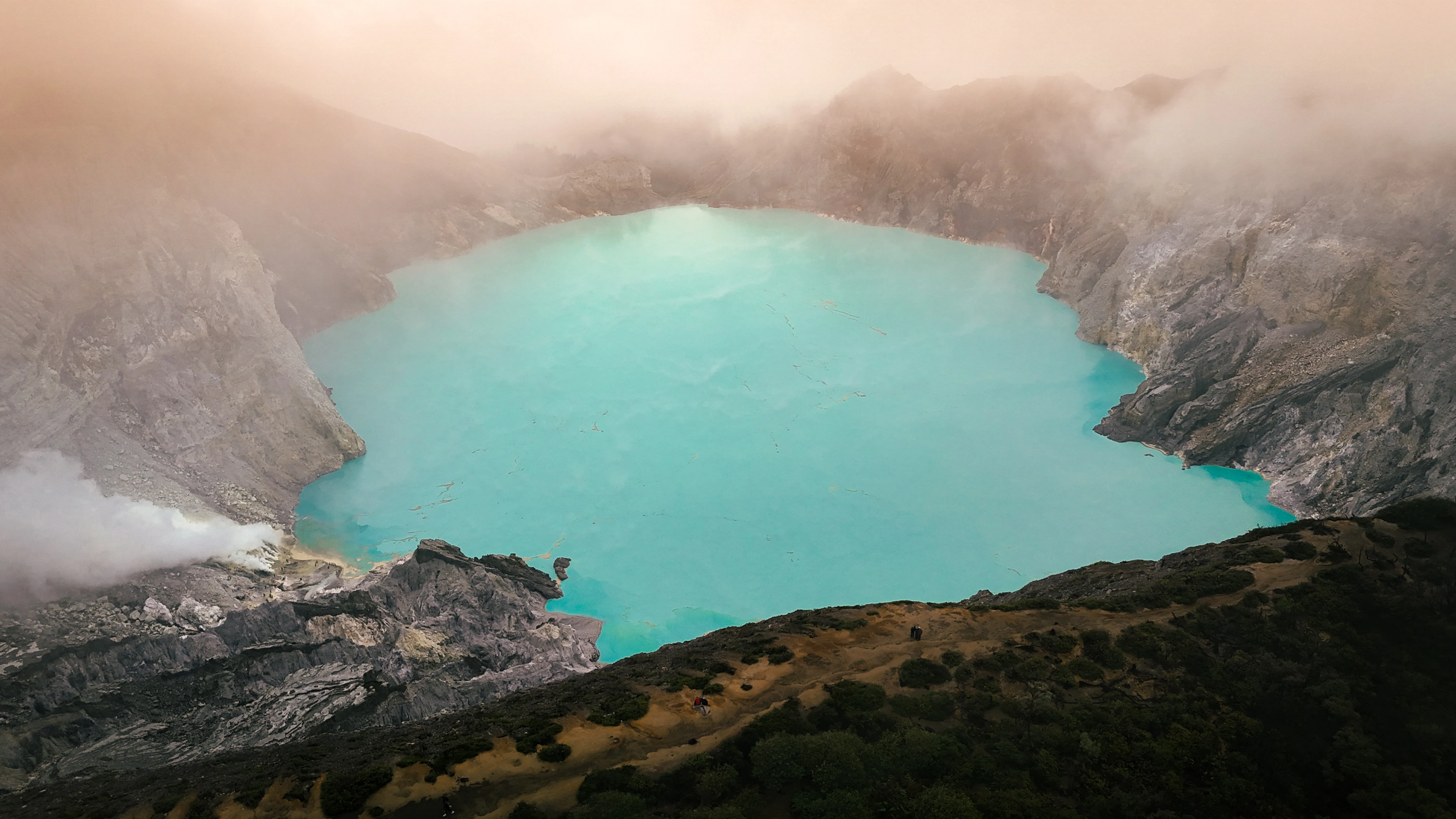 Paket City Tour Malang, Pulau Menjangan, Air Terjun Tumpak Sewu, Gunung Bromo 5D4N
