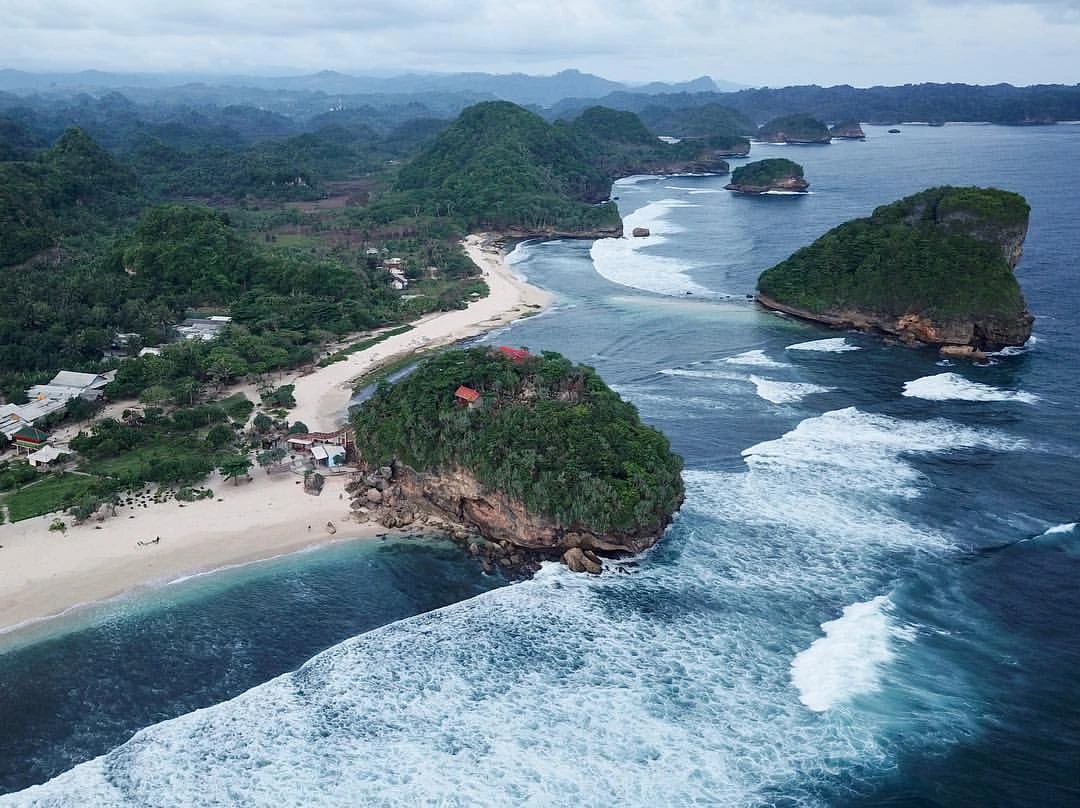 TRIP PANTAI MALANG SELATAN