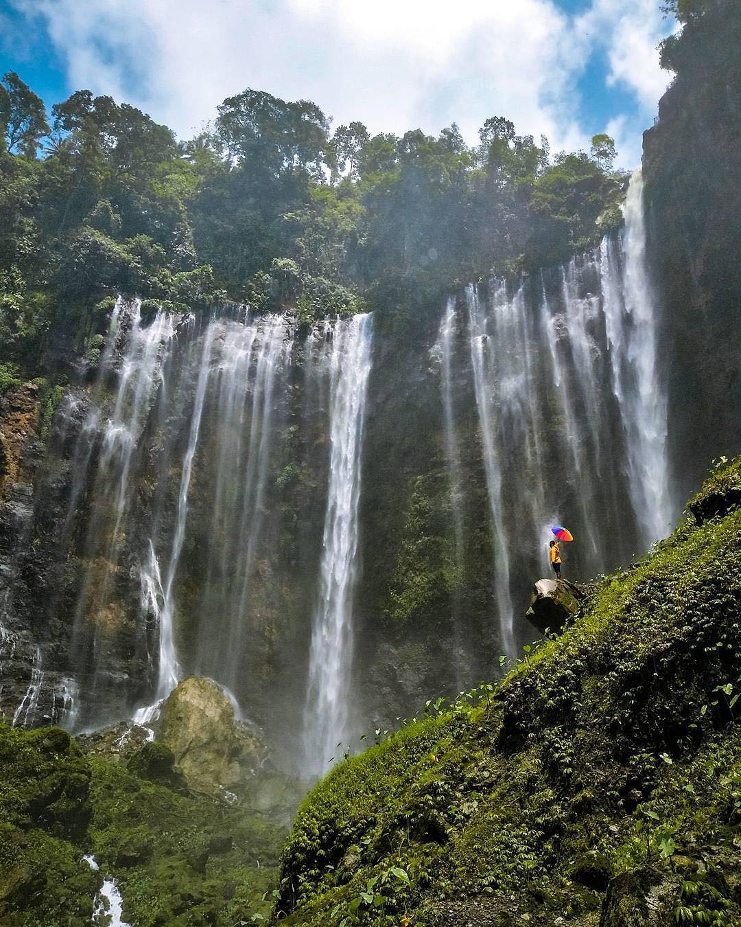 3D2N Tumpak Sewu, Pantai 3 Warna, + Gunung Bromo